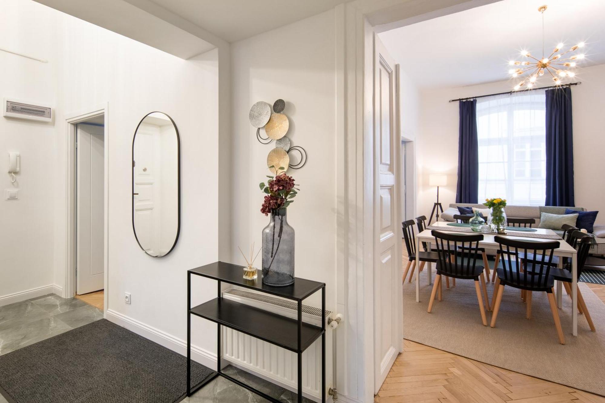 Apartment Wawelove Spacious 3 Bedroom 1 Min To Main Sq!